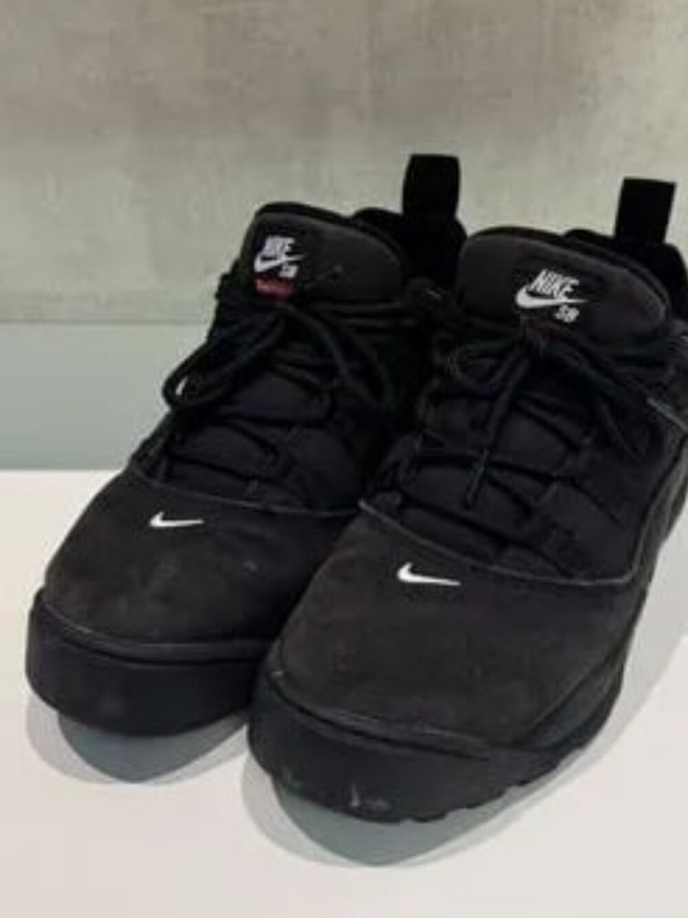 Nike SB x Supreme Darwin Low Black Sneakers